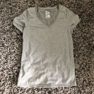 NIKE DRI-FIT GRAY ATHLETIC TOP l Medium
